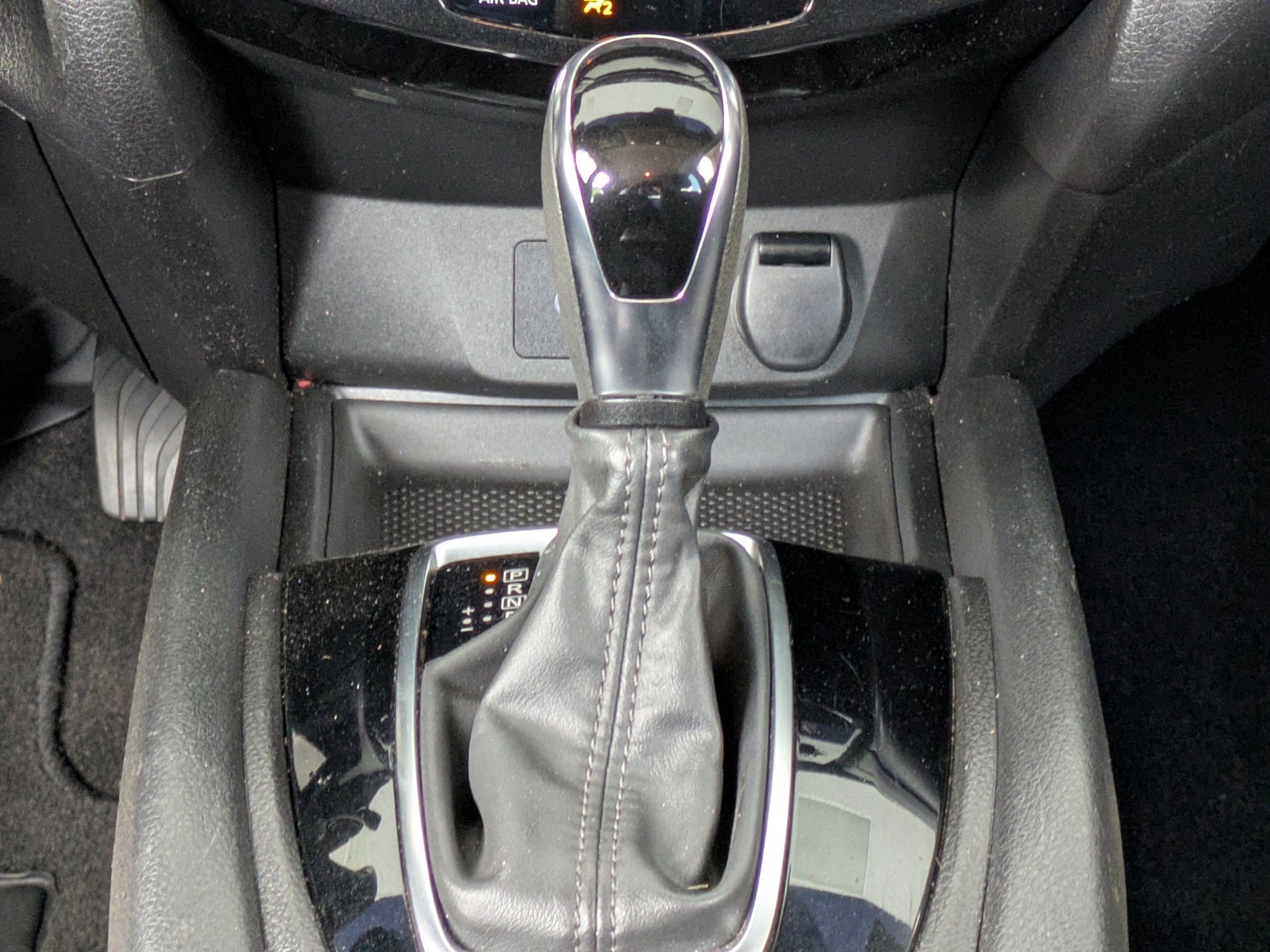 Used 2020 Nissan Rogue S FWD image 19
