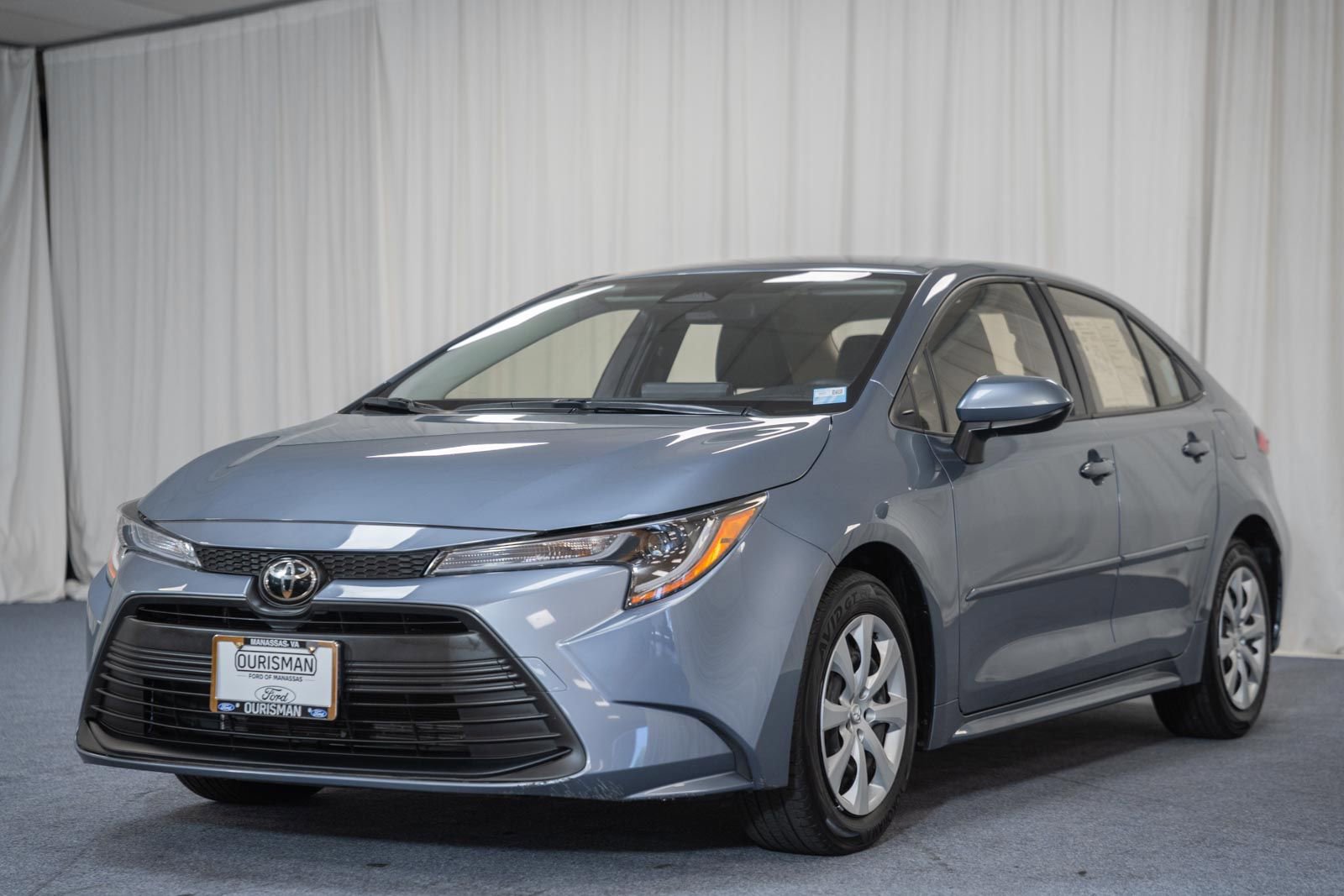 Used 2023 Toyota Corolla LE FWD image 3