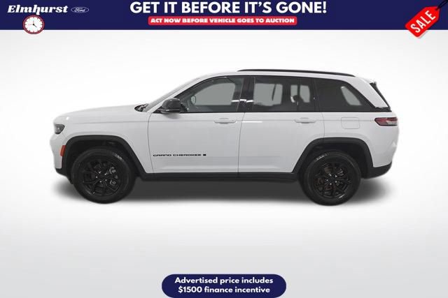 Used 2024 Jeep Grand Cherokee Altitude image 2