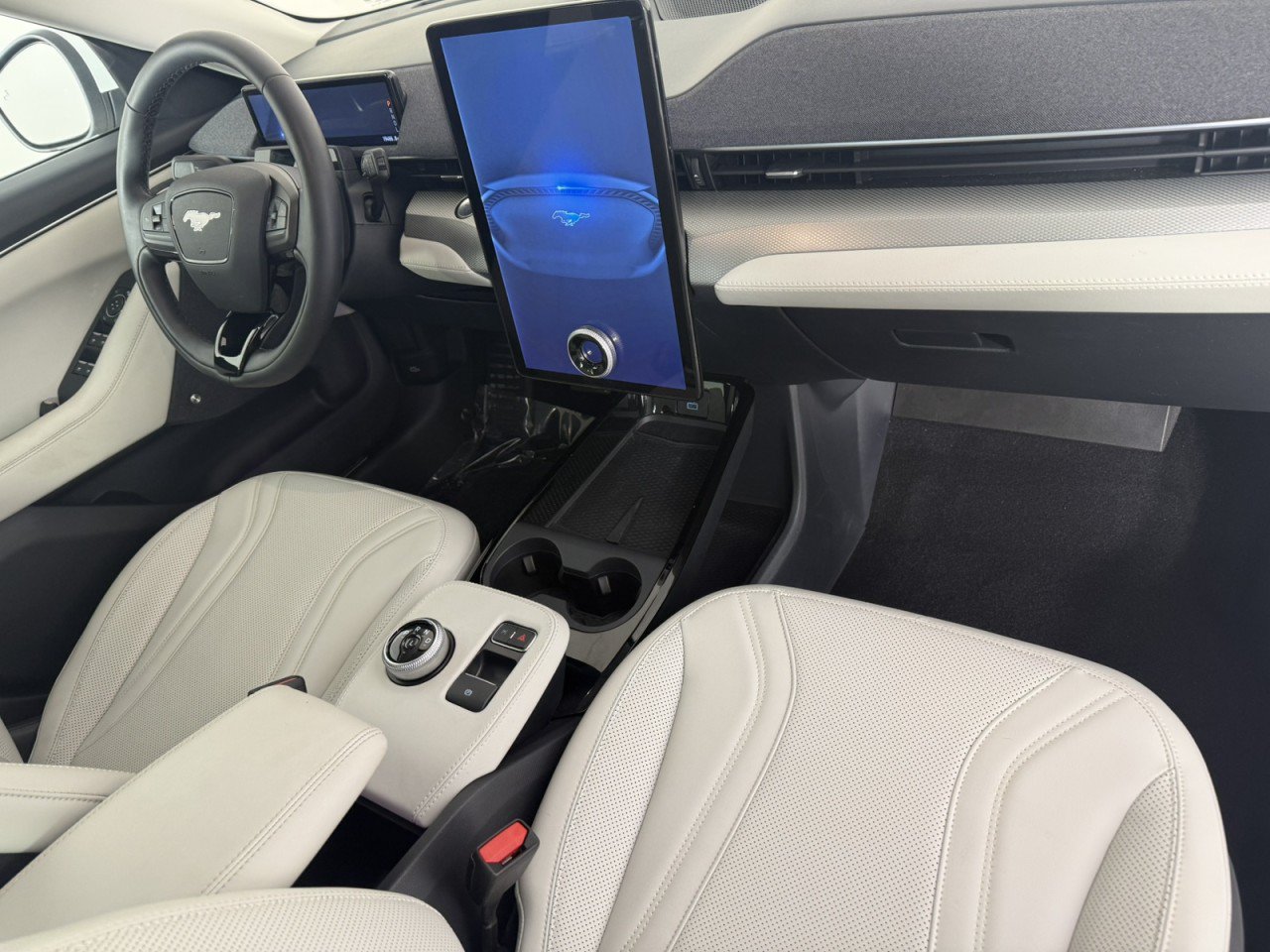 Certified 2022 Ford Mustang Mach-E Premium w/ Ice White Appearance Package AWD/4WD image 11