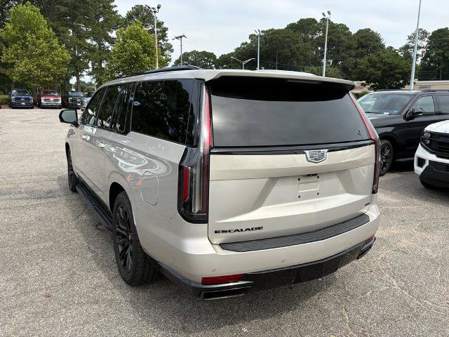 Used 2022 Cadillac Escalade ESV Sport Platinum w/ LPO, ONYX Package AWD/4WD image 7