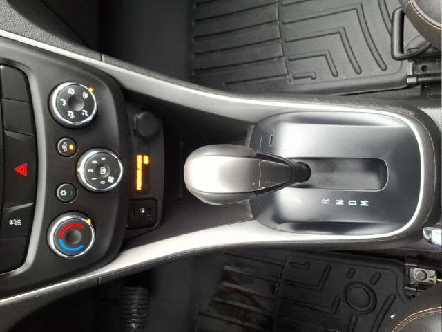 Used 2022 Chevrolet Trax LT w/ LT Convenience Package image 27