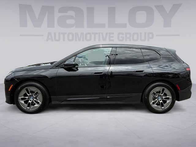 Used 2022 BMW iX xDrive50 w/ Convenience Package AWD/4WD image 2