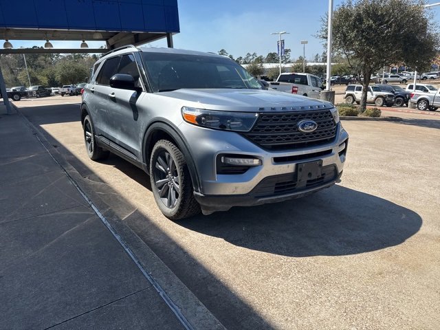 Certified 2022 Ford Explorer XLT w/ Equipment Group 202A image 6