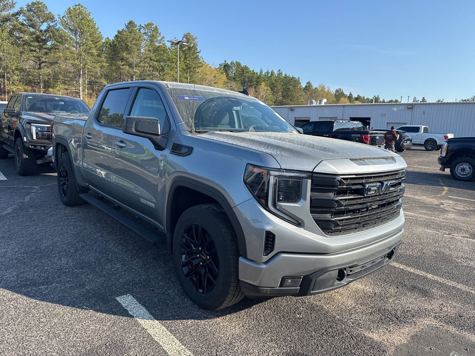 Used 2023 GMC Sierra 1500 Elevation AWD/4WD image 1