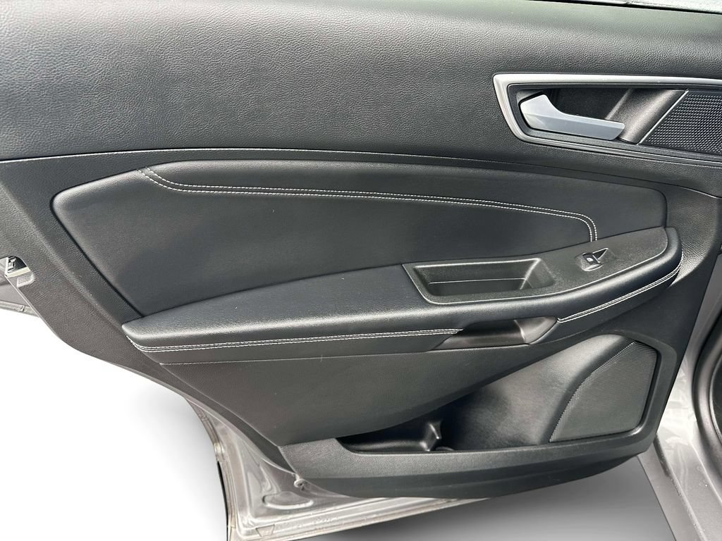 Certified 2024 Ford Edge Titanium AWD/4WD image 11