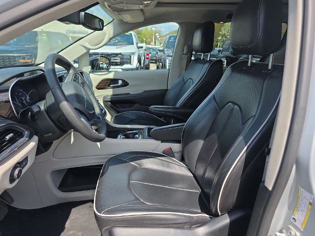 Used 2024 Chrysler Pacifica Limited FWD image 22