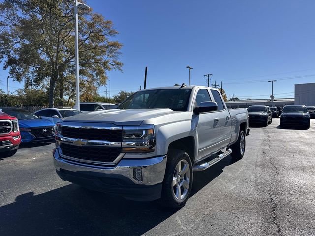 Used 2018 Chevrolet Silverado 1500 LT w/ Texas Edition image 3