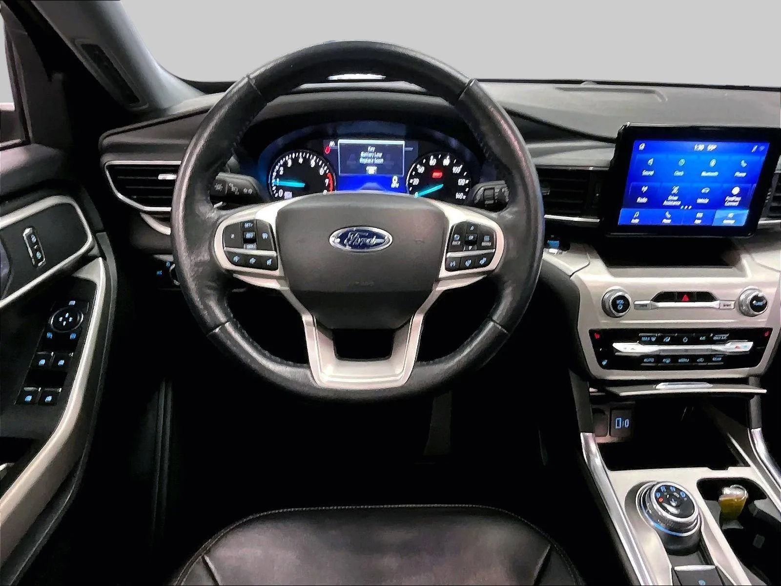 Certified 2022 Ford Explorer XLT w/ Equipment Group 202A image 5