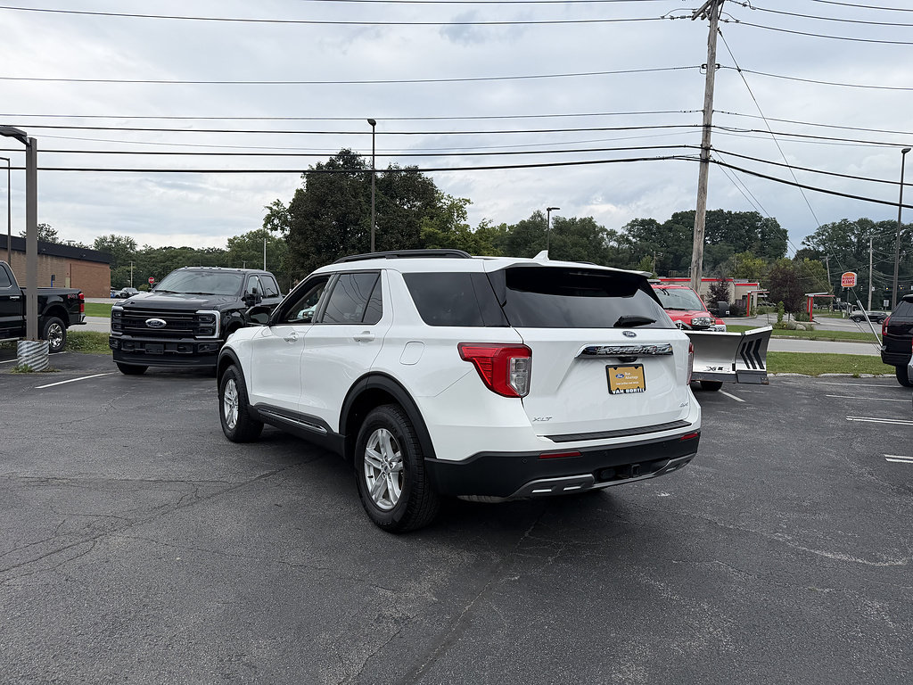 Certified 2023 Ford Explorer XLT w/ Equipment Group 202A AWD/4WD image 5