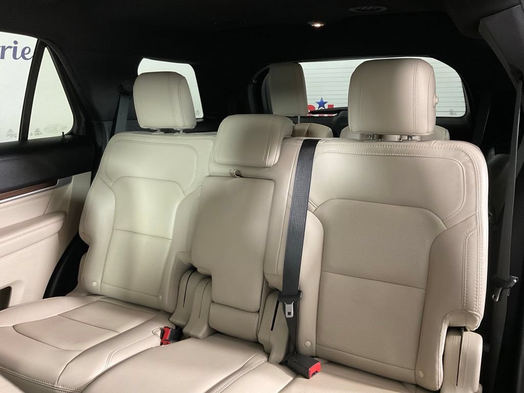 Certified 2018 Ford Explorer Limited FWD image 16