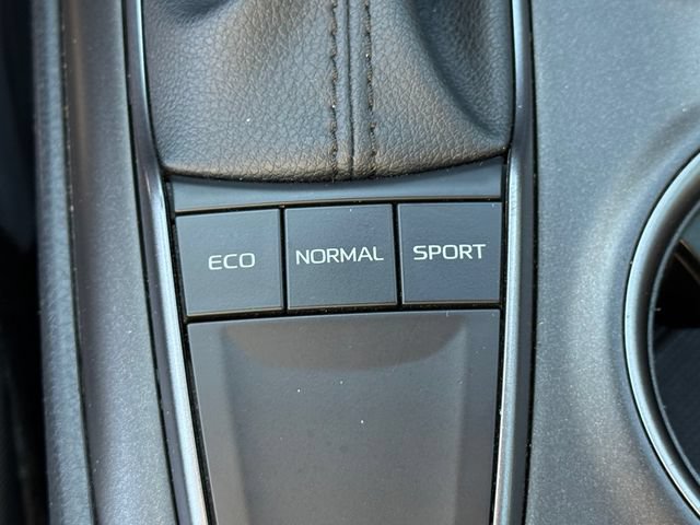 Used 2023 Toyota Camry SE FWD image 8