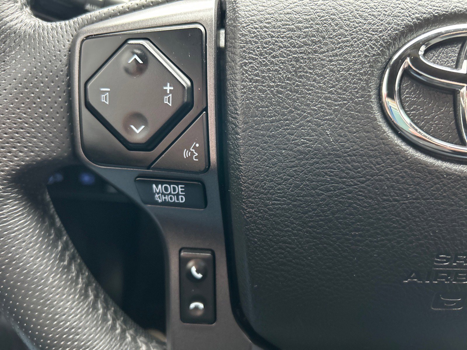 Used 2023 Toyota Tacoma TRD Off-Road image 23