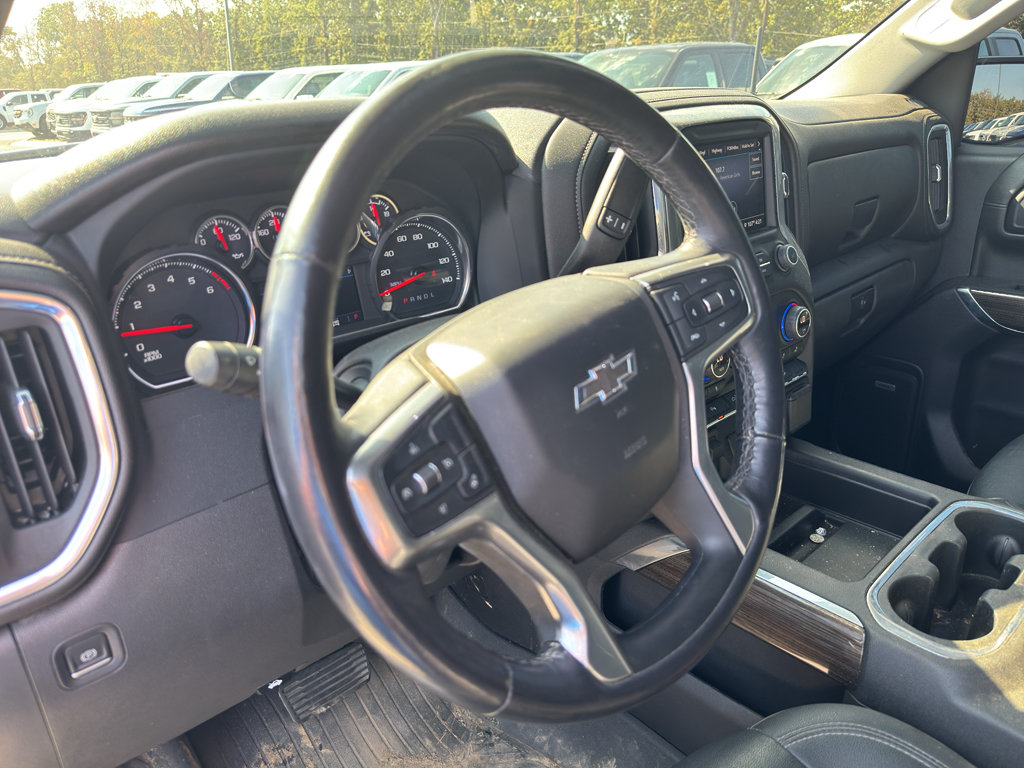 Used 2022 Chevrolet Silverado 1500 LT Trail Boss w/ LT Trail Boss Premium Package AWD/4WD image 16
