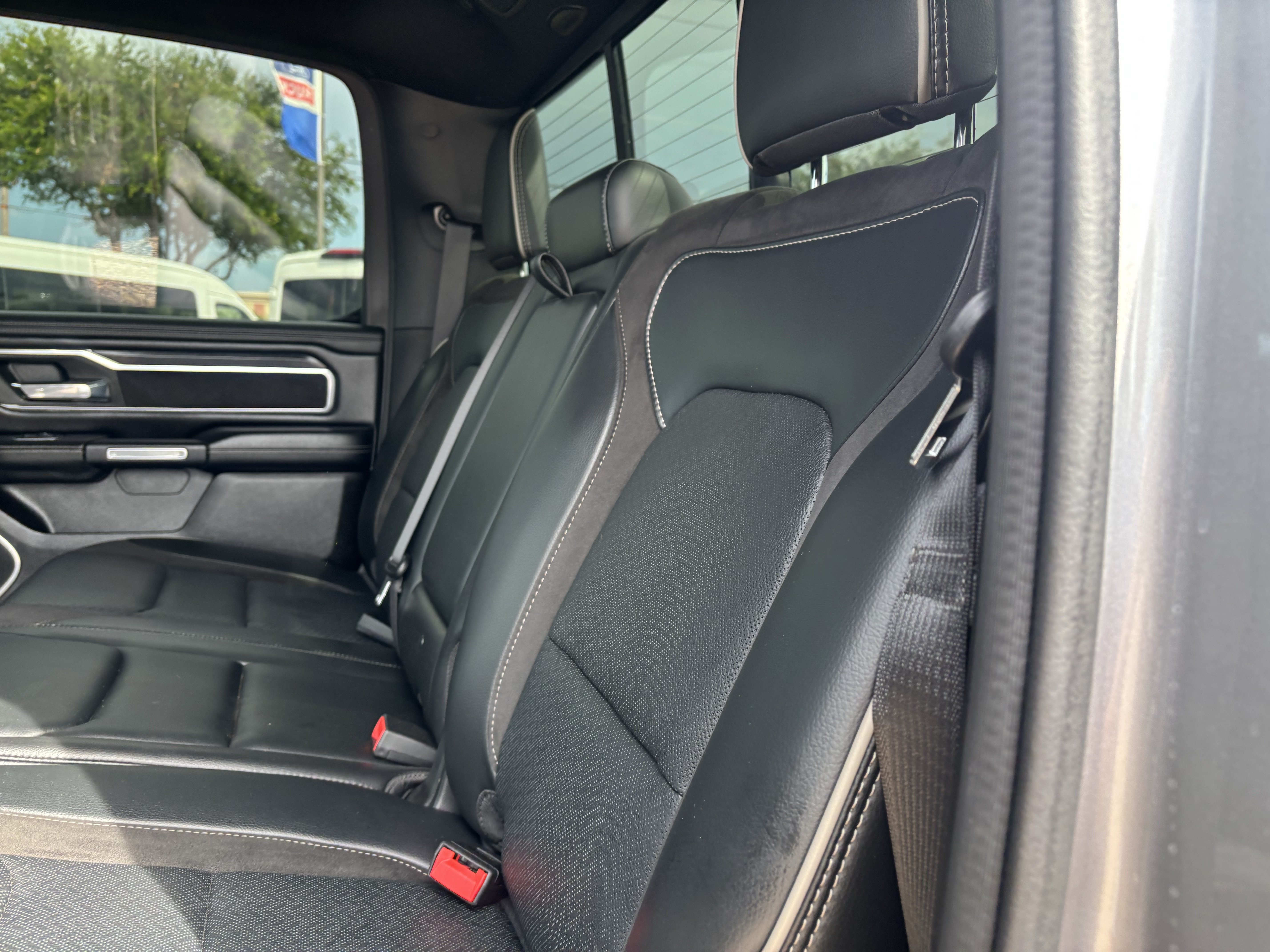 Used 2023 RAM 1500 Laramie AWD/4WD image 16