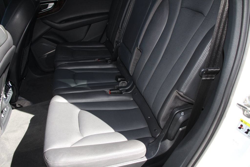 Used 2019 Audi Q7 3.0T Premium Plus w/ Premium Plus Package AWD/4WD image 20