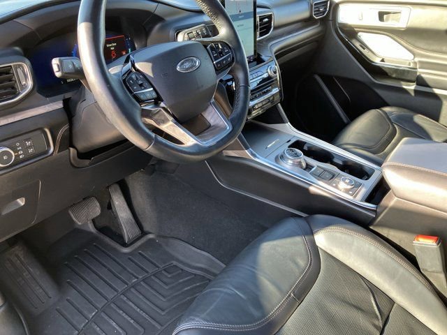 Certified 2021 Ford Explorer Platinum w/ Equipment Group 601A image 15