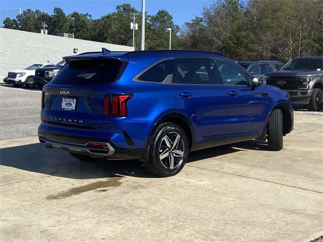 Used 2022 Kia Sorento S w/ Panoramic Sunroof Package image 5
