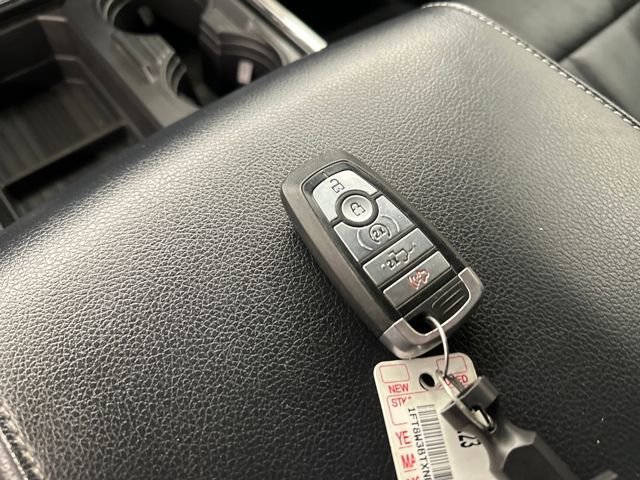 Certified 2022 Ford F350 Lariat w/ Lariat Ultimate Package image 32