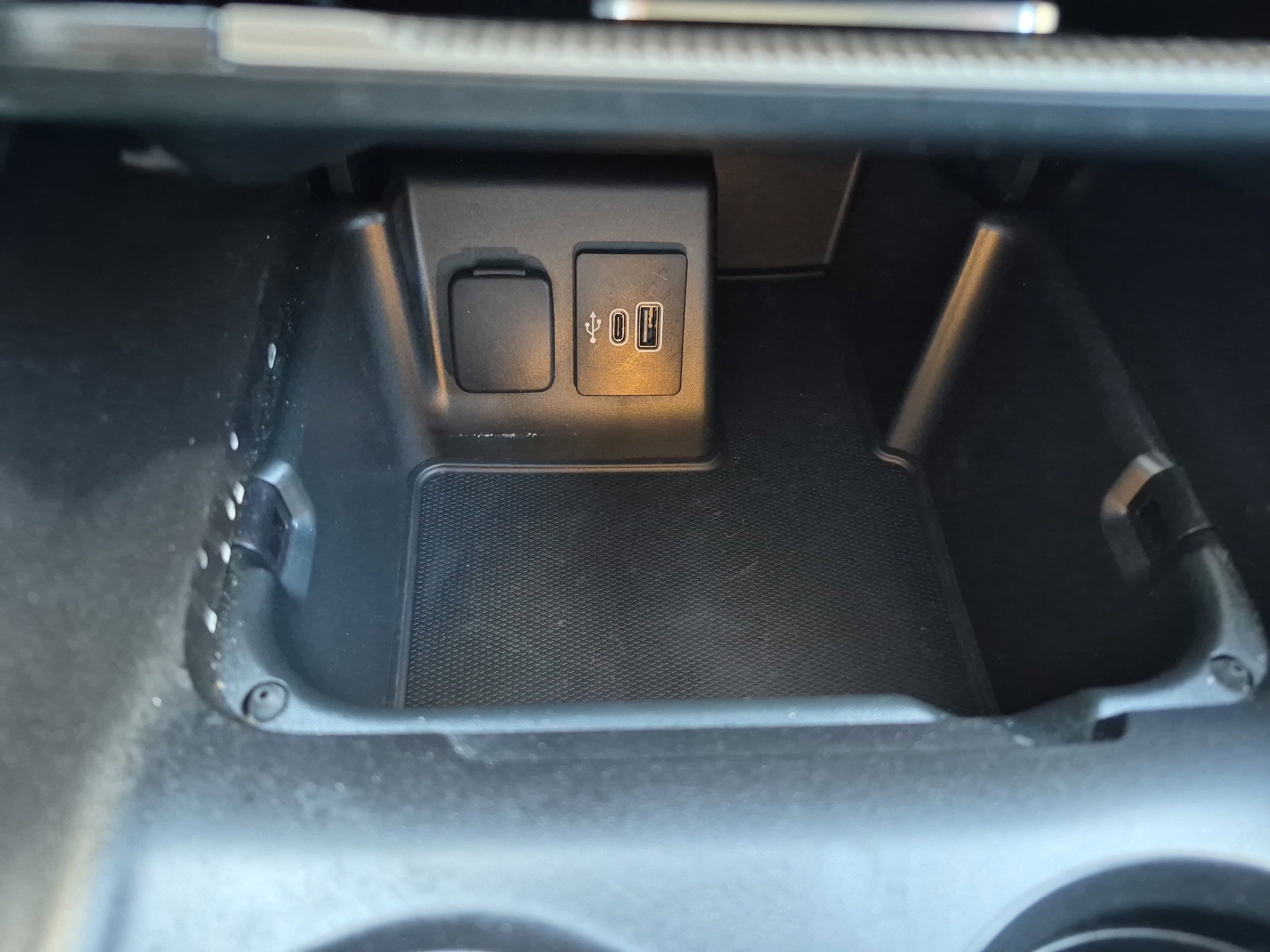 Certified 2025 Ford Explorer Active image 31