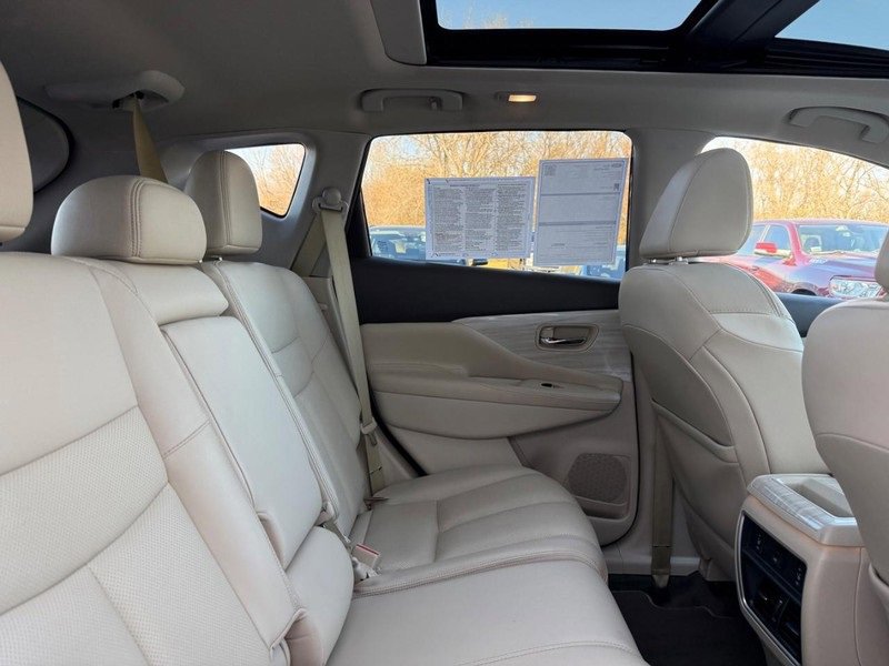 Used 2018 Nissan Murano SL w/ Moonroof Package image 9