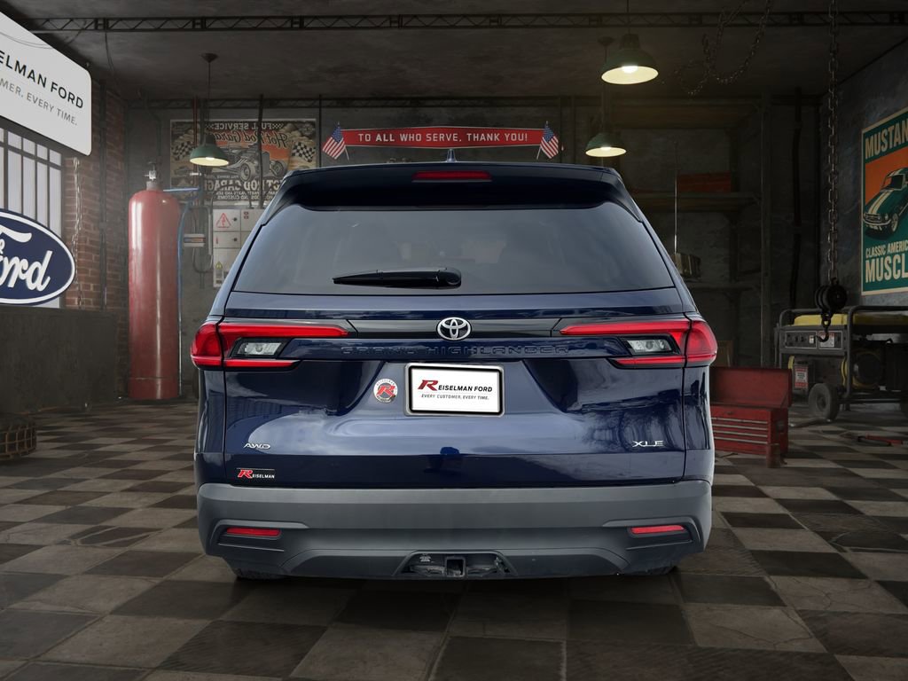 Used 2022 Toyota Sienna XLE Woodland Edition AWD/4WD image 5