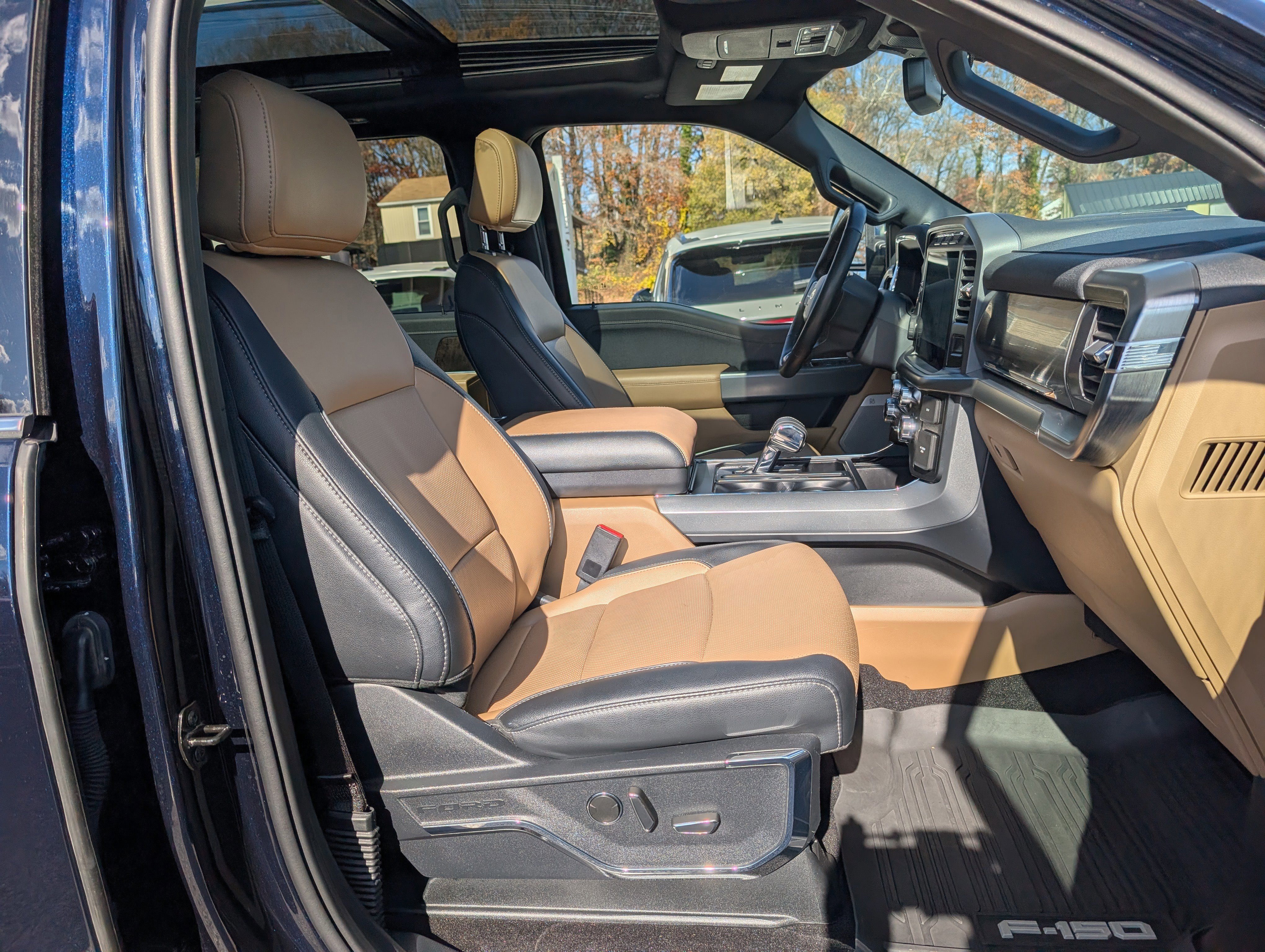 Certified 2022 Ford F150 Lariat w/ Equipment Group 502A High image 12