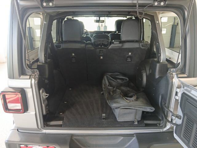 Used 2019 Jeep Wrangler Unlimited Sahara image 19