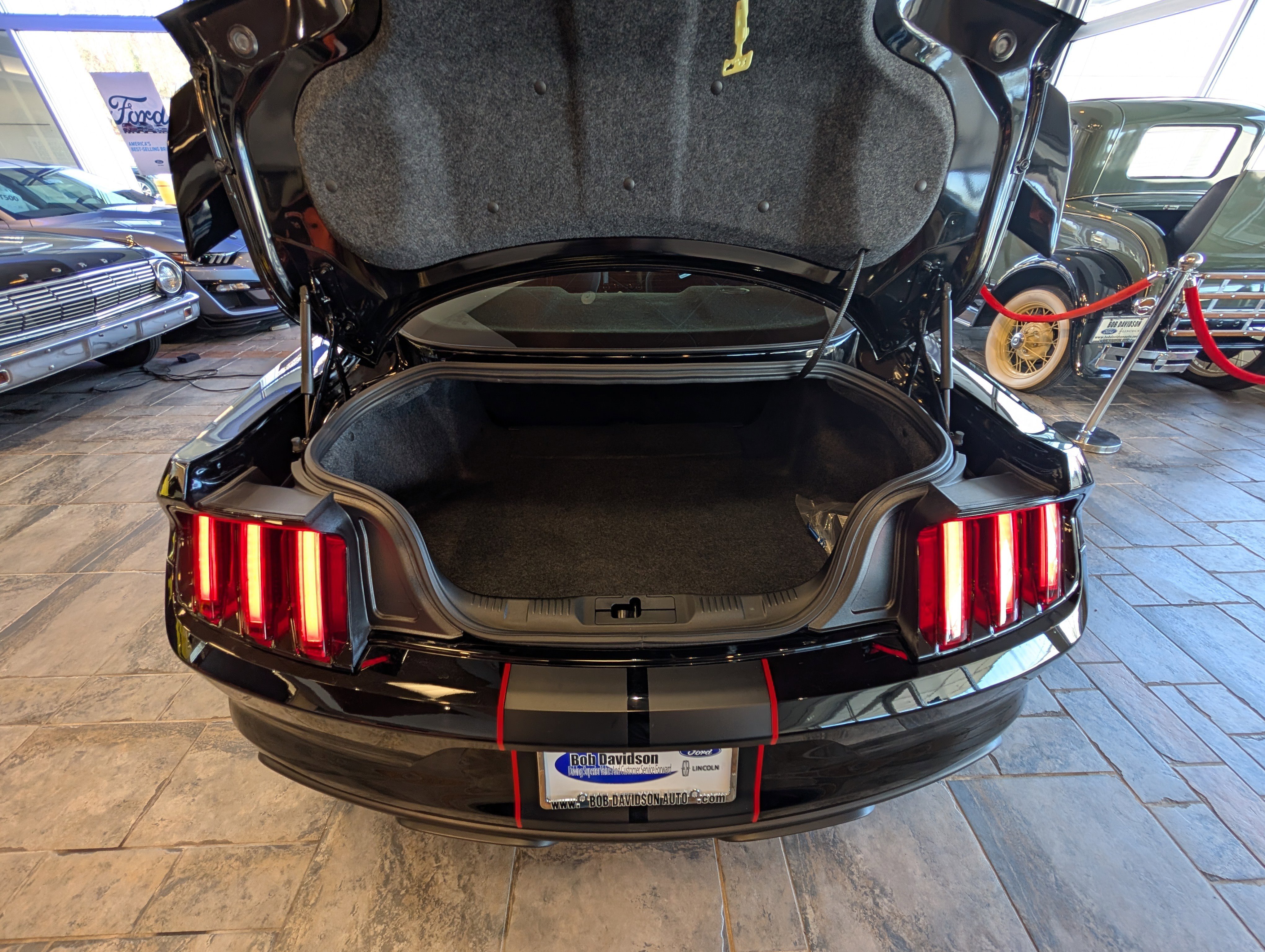 Certified 2017 Ford Mustang Shelby GT350R w/ GT350R Equipment Group 920A image 13