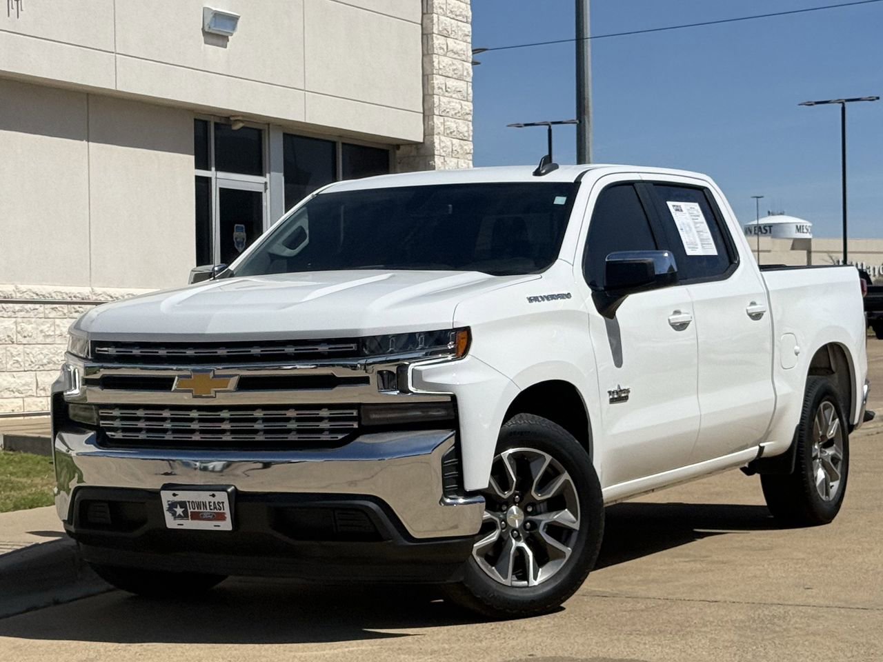 Used 2021 Chevrolet Silverado 1500 LT w/ Texas Edition Plus image 2