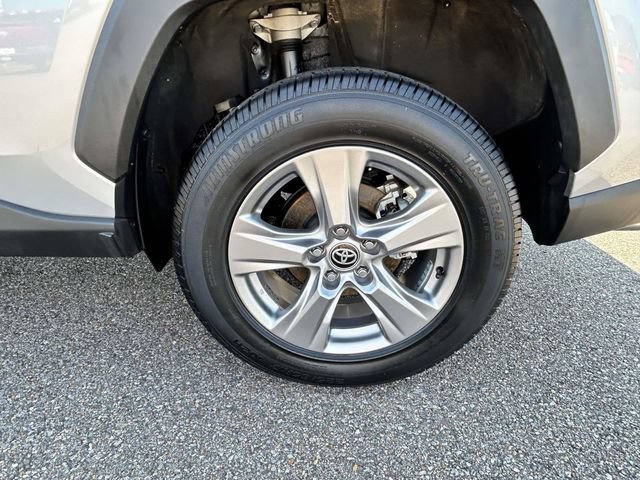 Used 2024 Toyota RAV4 XLE FWD image 3