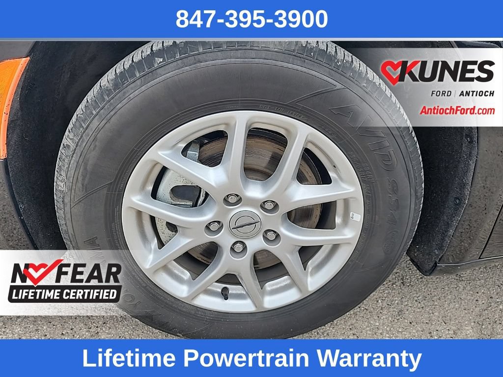 Used 2025 Chrysler Pacifica Select FWD image 15