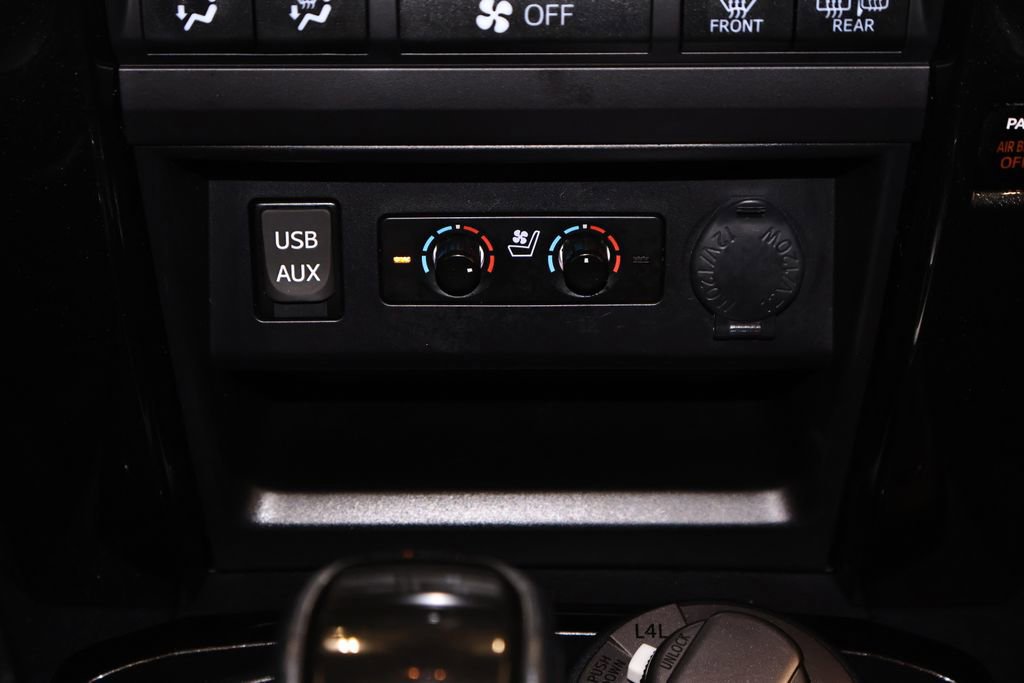 Used 2019 Toyota 4Runner Limited AWD/4WD image 35