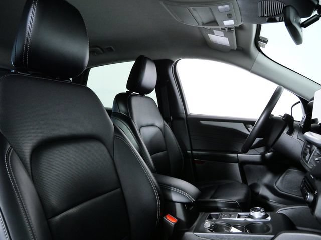 Certified 2025 Ford Escape Platinum AWD/4WD image 9