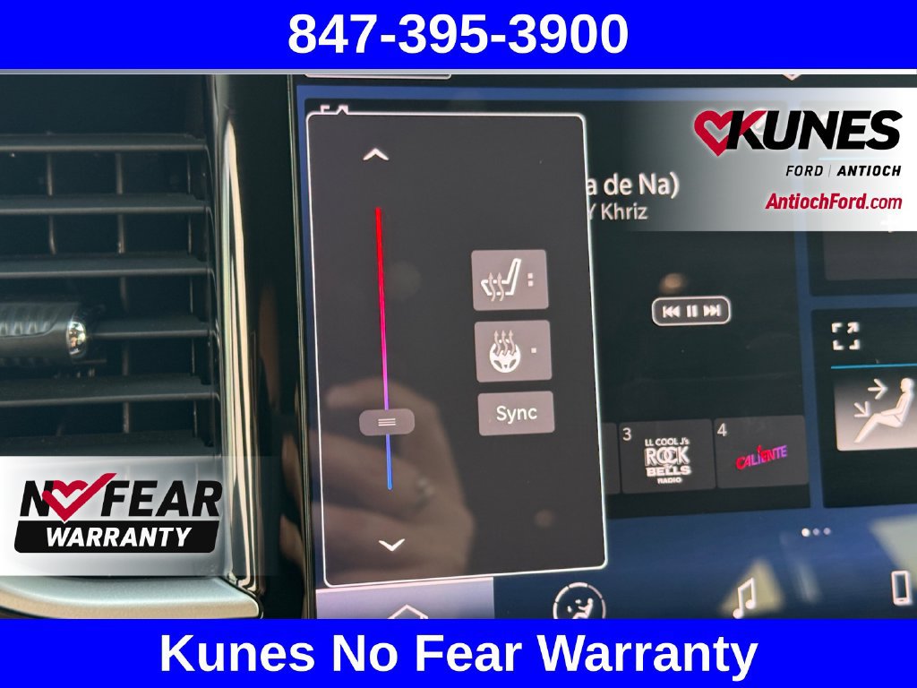 Used 2023 Chrysler Pacifica Touring-L FWD image 35