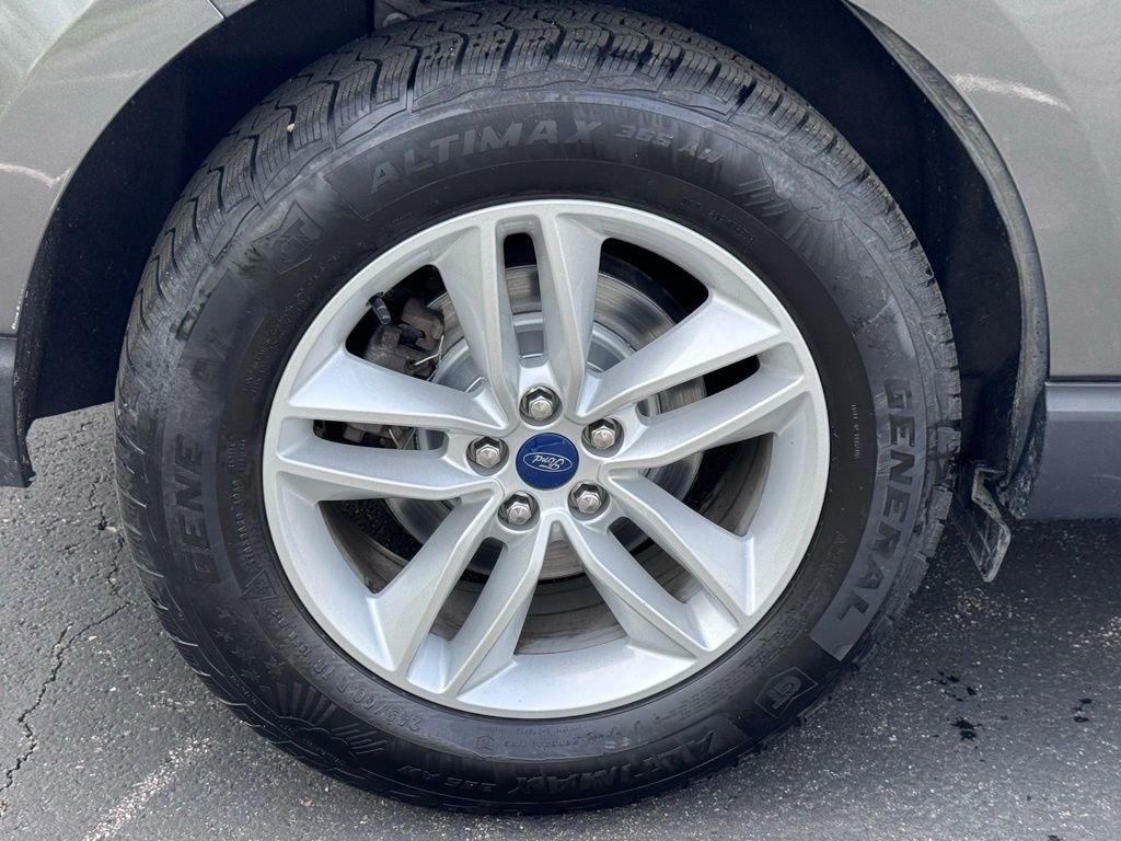 Certified 2018 Ford Edge SEL w/ Equipment Group 201A AWD/4WD image 49