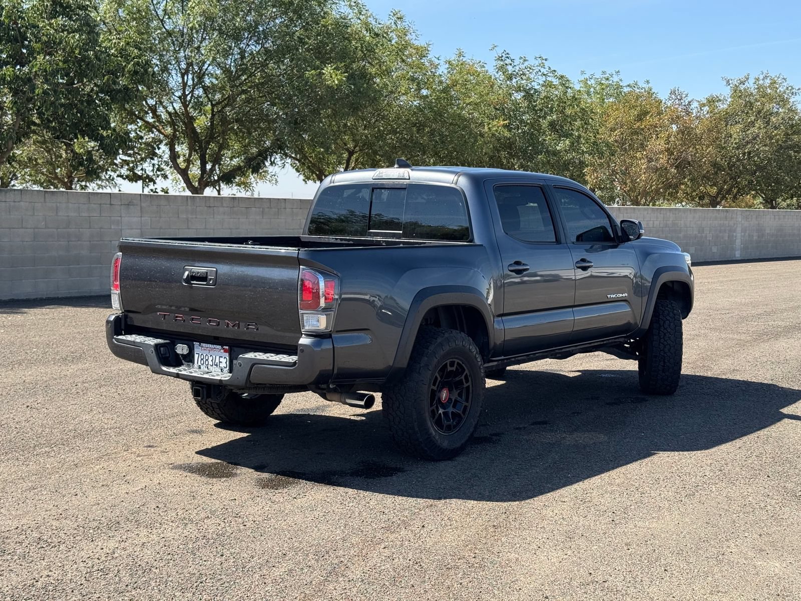 Used 2021 Toyota Tacoma TRD Off-Road w/ Technology Package AWD/4WD image 3