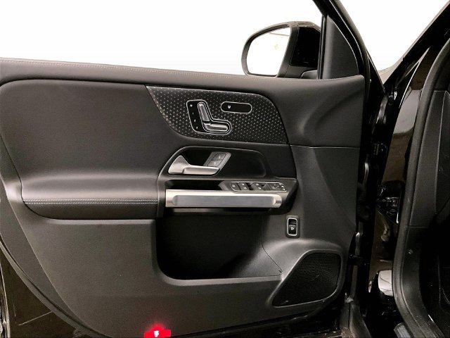 Used 2026 Mercedes-Benz GLB 250 4MATIC image 22