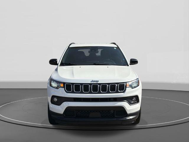 Used 2024 Jeep Compass Latitude AWD/4WD image 3