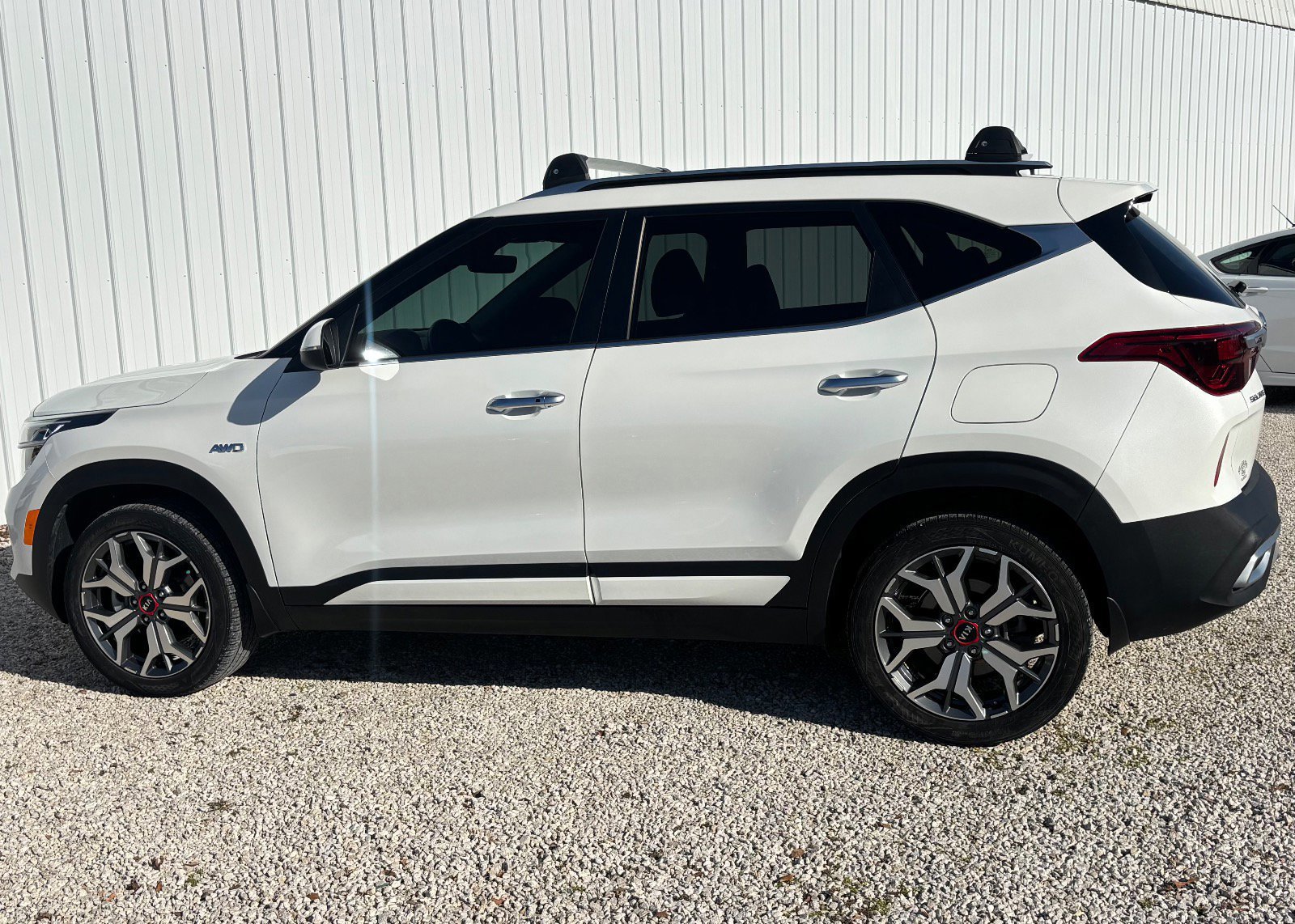 Used 2021 Kia Seltos SX image 2