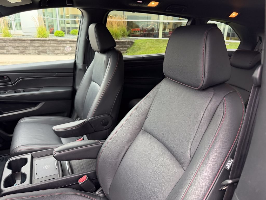 Used 2025 Honda Odyssey Sport-L image 10