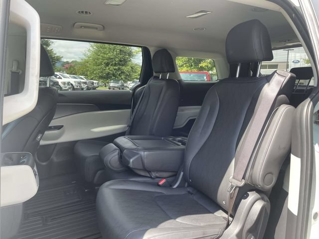 Used 2023 Kia Carnival LX FWD image 13
