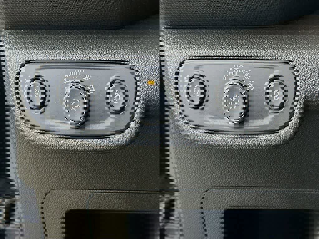 Used 2023 Chevrolet TrailBlazer LT w/ Convenience Package image 26