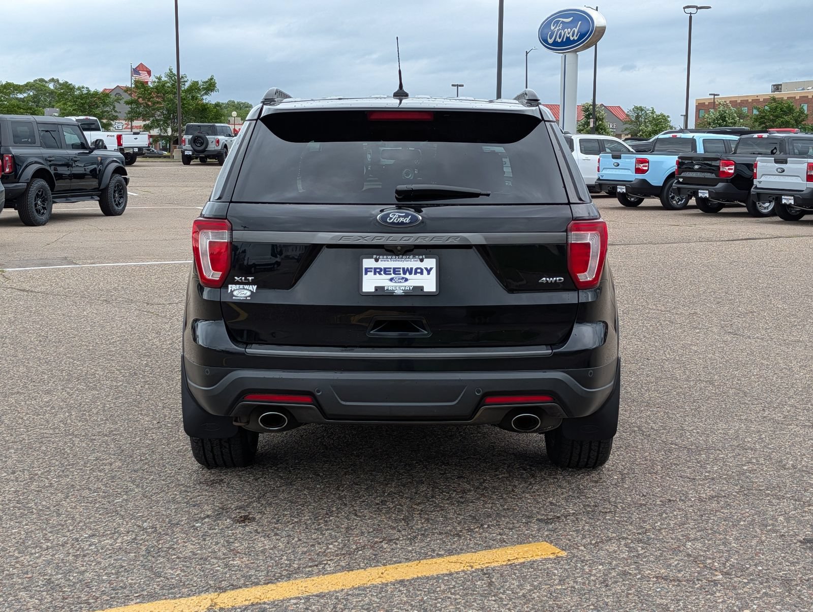 Certified 2018 Ford Explorer XLT w/ Equipment Group 202A AWD/4WD image 5