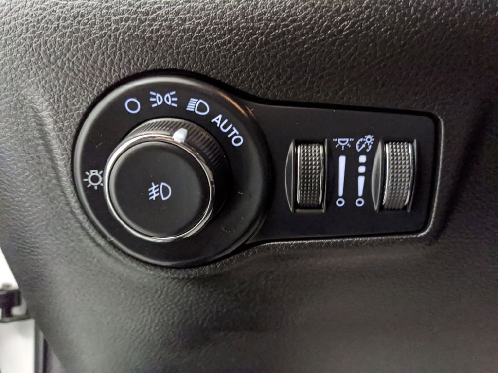 Used 2024 Jeep Compass Limited image 19