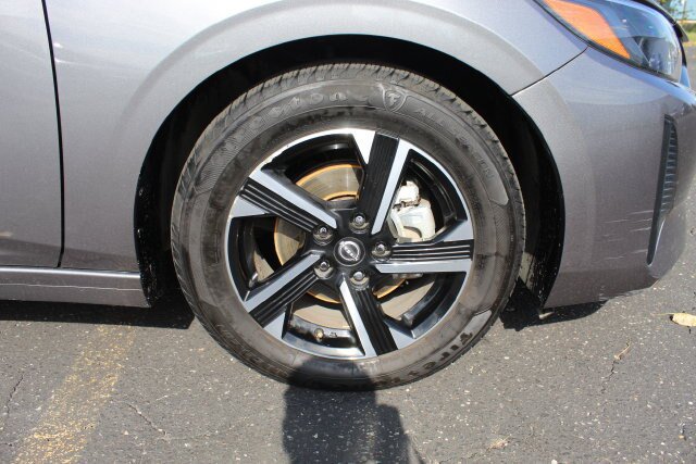 Used 2024 Nissan Sentra SV FWD image 18