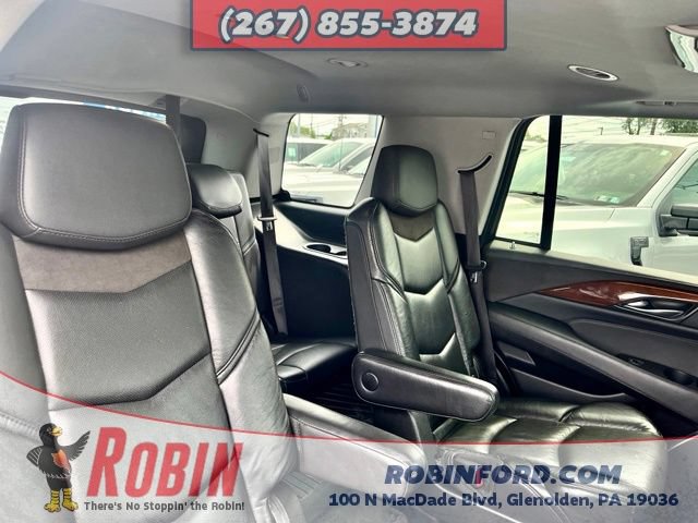 Used 2018 Cadillac Escalade Luxury AWD/4WD image 8