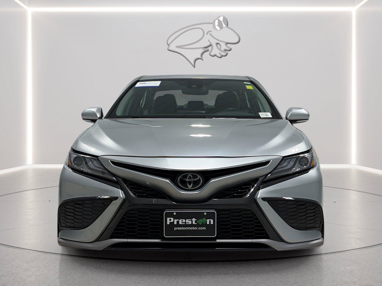 Used 2024 Toyota Camry XSE FWD image 9