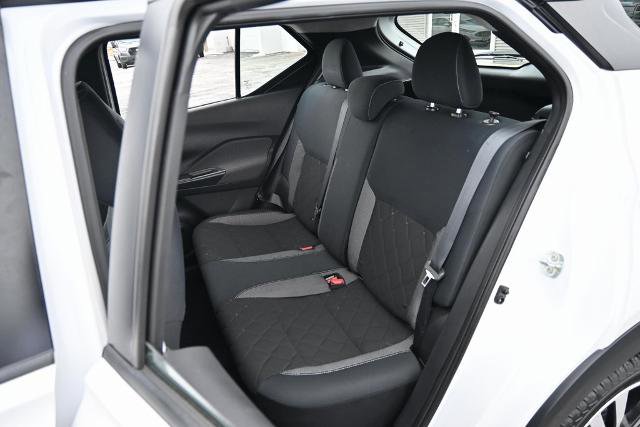 Used 2018 Nissan Kicks SV image 24
