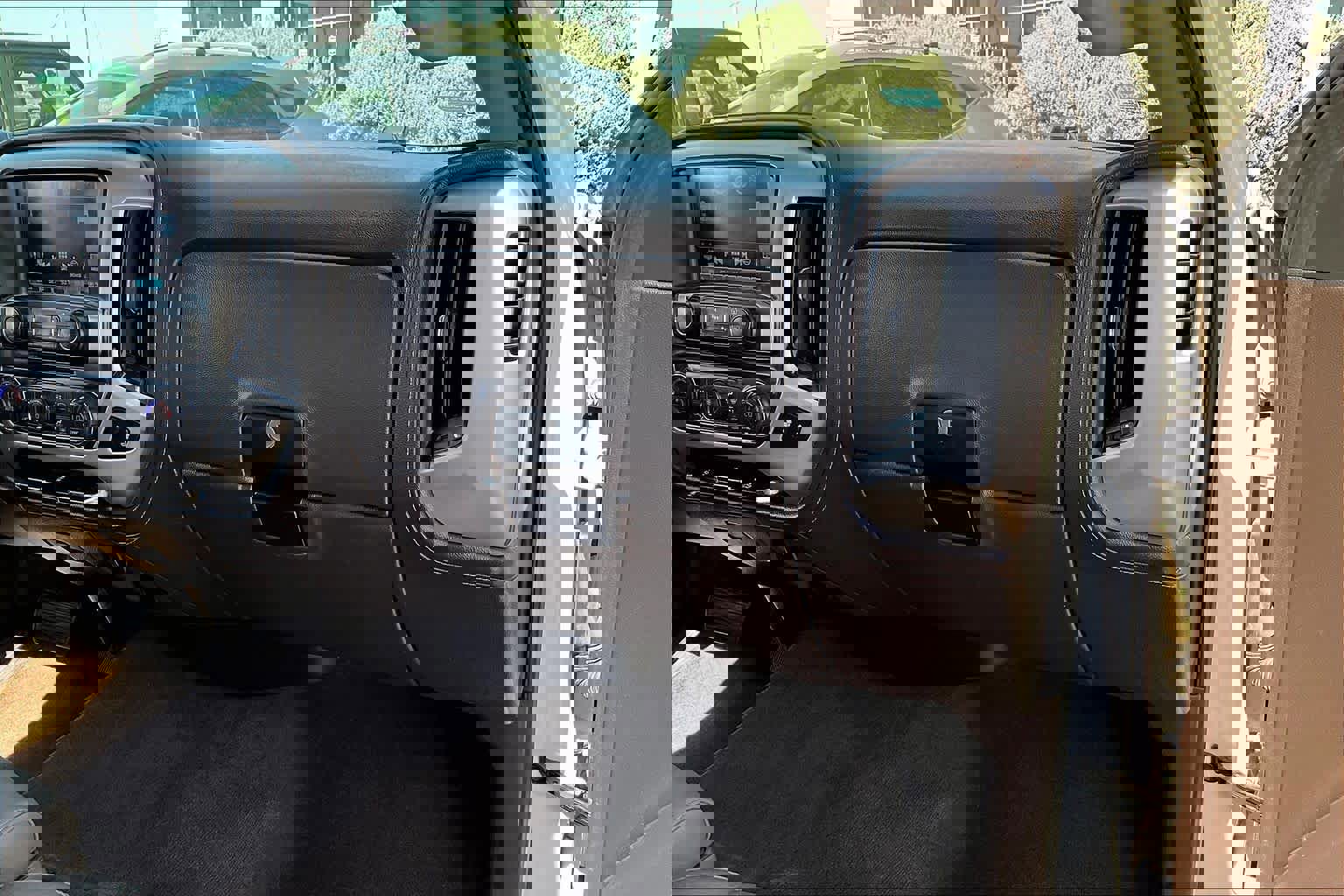 Used 2017 GMC Sierra 1500 SLT w/ Texas SLT Premium Package image 17